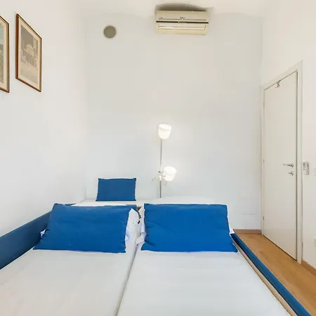 Daire Termini Station Lightsome 3br Roma